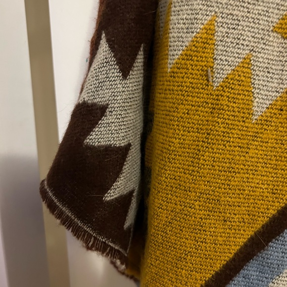 Multi colored poncho - Picture 5 of 5